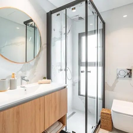 Q - Supermarket - Pool - Ac - Private Parking Spot * Funchal (Madeira)