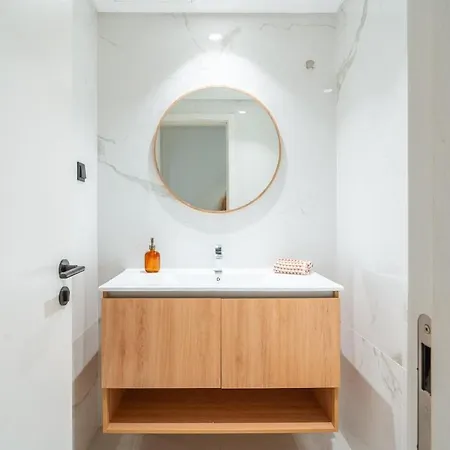 Q - Supermarket - Pool - Ac - Private Parking Spot * Funchal (Madeira)