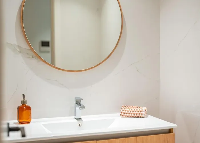 Q - Supermarket - Pool - Ac - Private Parking Spot 公寓