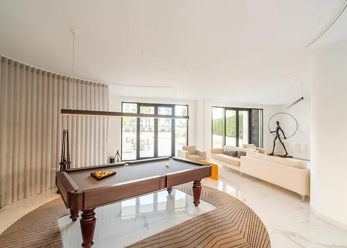 Q - Supermarket - Pool - Ac - Private Parking Spot 公寓 丰沙尔