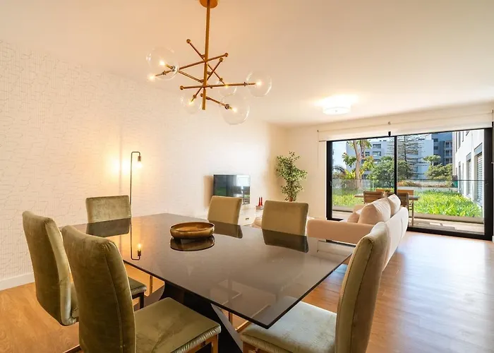 Q - Supermarket - Pool - Ac - Private Parking Spot 公寓 丰沙尔