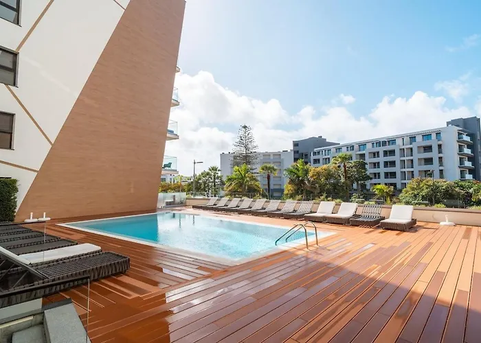 Q - Supermarket - Pool - Ac - Private Parking Spot 丰沙尔