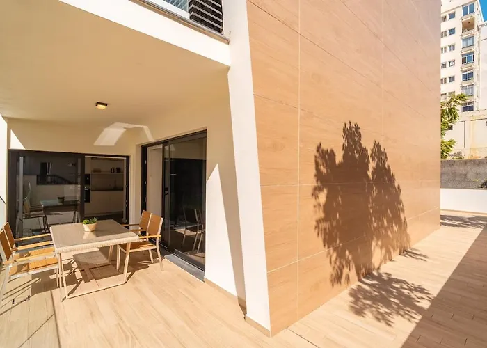 Q - Supermarket - Pool - Ac - Private Parking Spot 公寓