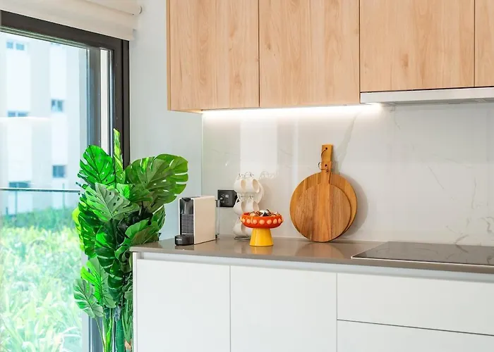 Q - Supermarket - Pool - Ac - Private Parking Spot 公寓