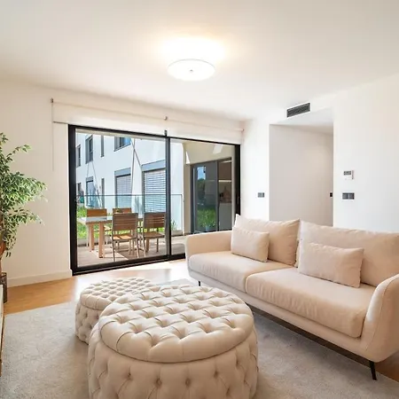 Q - Supermarket - Pool - Ac - Private Parking Spot * Funchal