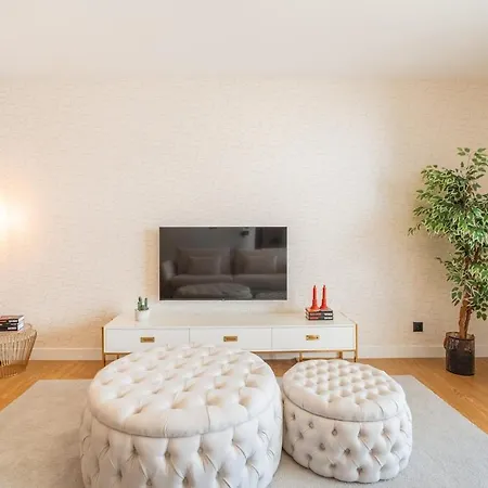 Q - Supermarket - Pool - Ac - Private Parking Spot Apartamento