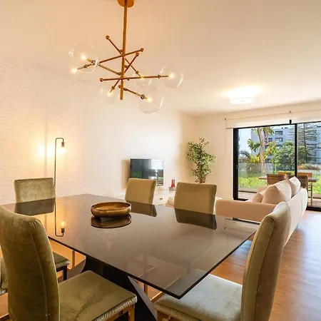 Q - Supermarket - Pool - Ac - Private Parking Spot Apartment Funchal (Madeira)