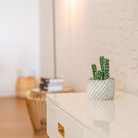 Apartamento Q - Supermarket - Pool - Ac - Private Parking Spot *