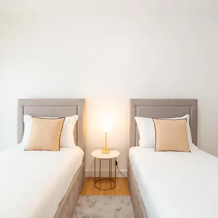 Q - Supermarket - Pool - Ac - Private Parking Spot Apartment Funchal (Madeira)