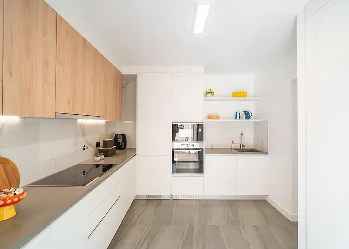 Q - Supermarket - Pool - Ac - Private Parking Spot 公寓 丰沙尔