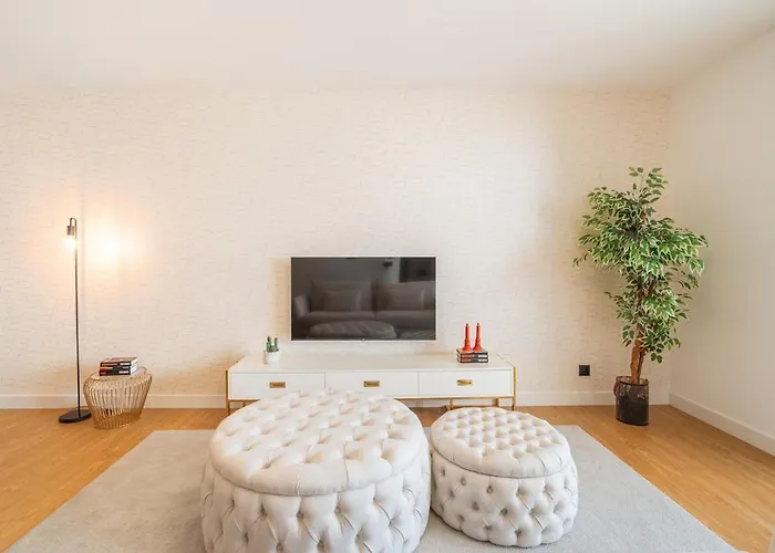 Q - Supermarket - Pool - Ac - Private Parking Spot 公寓