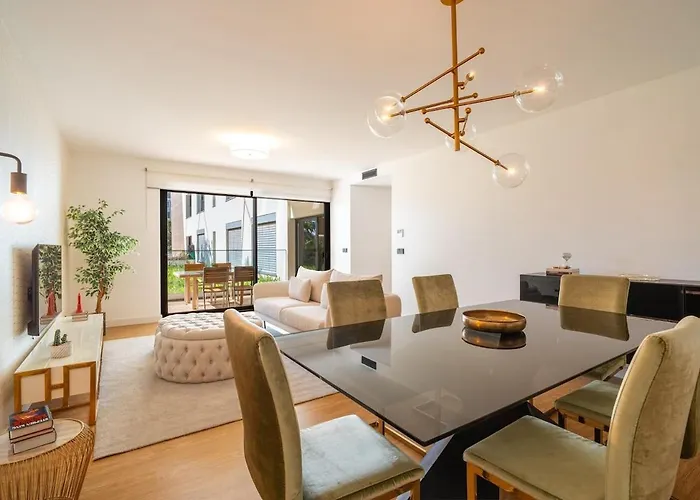 Q - Supermarket - Pool - Ac - Private Parking Spot *