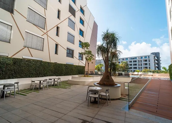 Q - Supermarket - Pool - Ac - Private Parking Spot * 丰沙尔